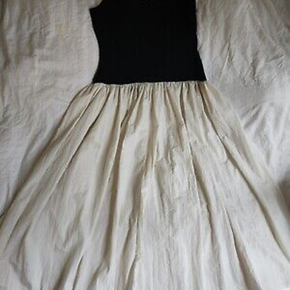 Elegant Black and Cream Midi Dress